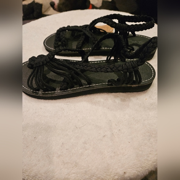 EVERELAX HAND WOVEN SANDALS - Picture 2 of 4